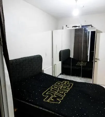 Site Icerisinde, Ulasima Yakin Daire. Apartment