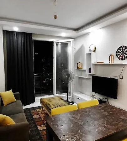 Apartment Site Icerisinde, Ulasima Yakin Daire. Istanbul